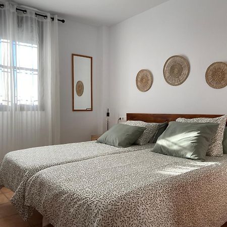 Apartamento Con Vistas Al Mar โกนิล เด ลาฟรอนเตรา ภายนอก รูปภาพ